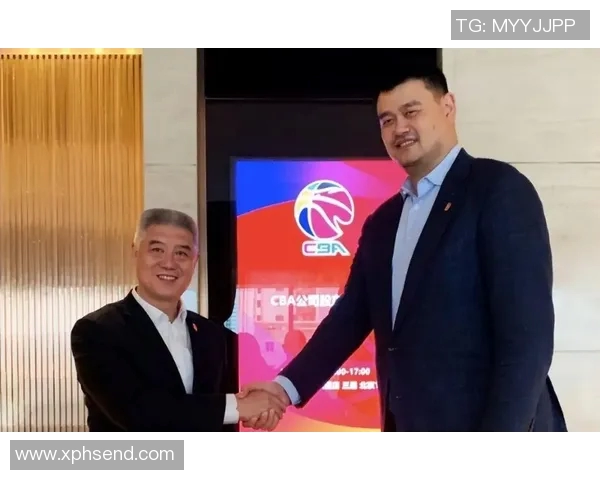 各队争相报价姚明引发热议球迷期待新赛季精彩对决